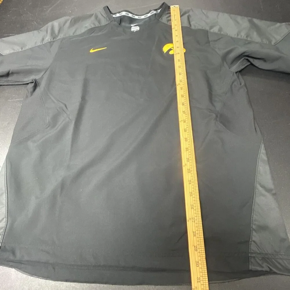 Iowa Hawkeyes Pullover Mens XL Black Gold NCAA Football Nike V-Neck Windshirt